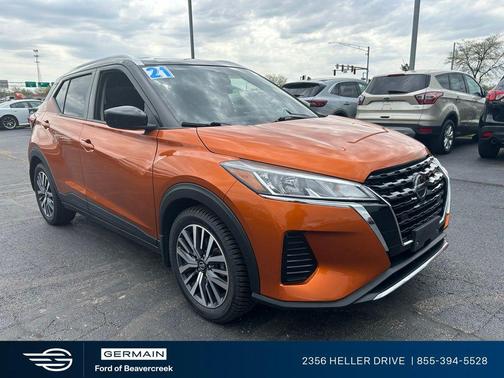 Monarch Orange/Super Black 2021 Nissan Kicks SV