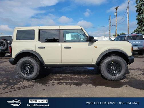 Desert Sand 2026 Ford Bronco Badlands
