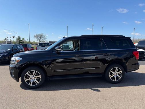 Agate Black Metallic 2024 Ford Expedition XLT