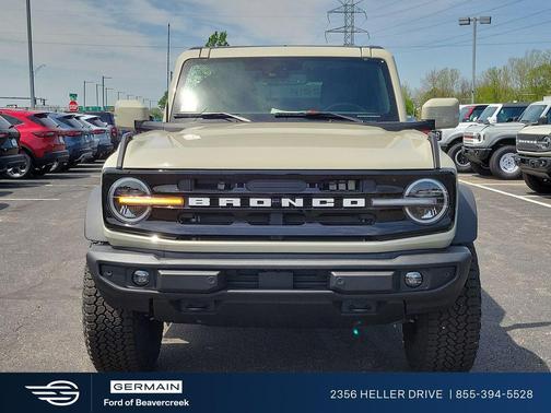 Desert Sand 2025 Ford Bronco Outer Banks