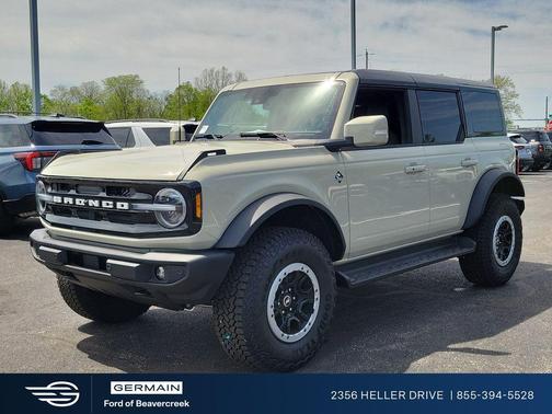 Desert Sand 2025 Ford Bronco Outer Banks