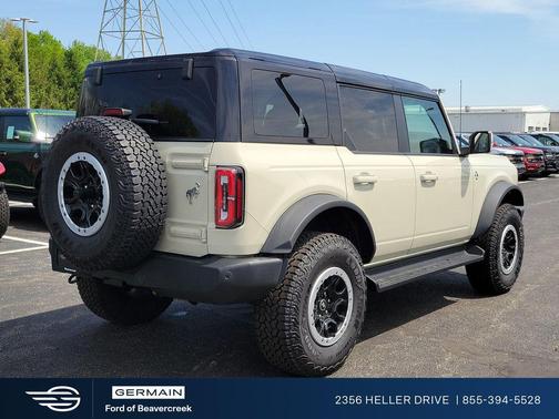 Desert Sand 2025 Ford Bronco Outer Banks