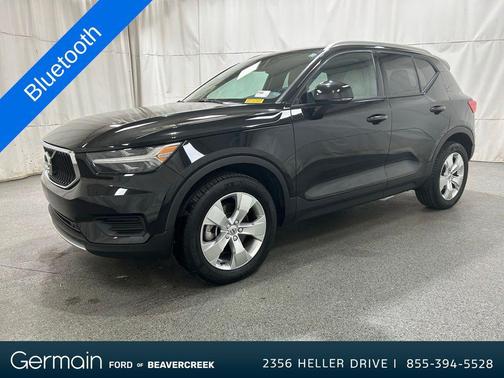2022 Volvo XC40 T5 Momentum