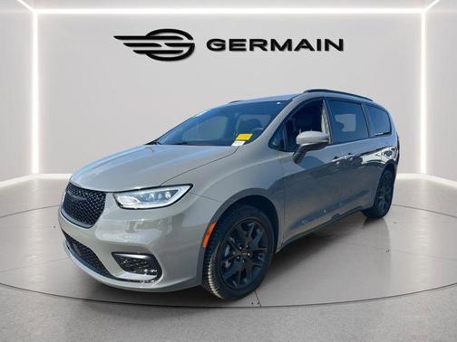 Ceramic Gray Clearcoat 2023 Chrysler Pacifica Touring L