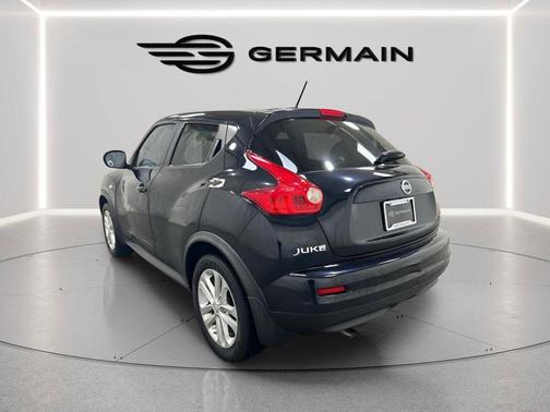 Black Sapphire Metallic 2013 Nissan Juke SV
