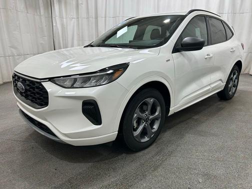 Star White Metallic Tri-Coat 2024 Ford Escape ST-Line