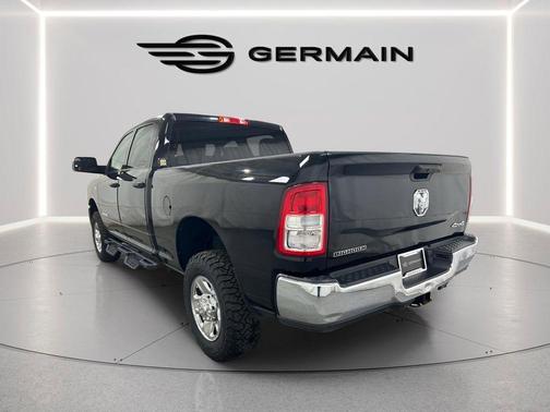 2022 RAM 2500 Big Horn Crew Cab 4x4 6'4' Box