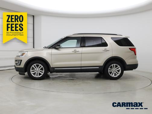White 2017 Ford Explorer XLT