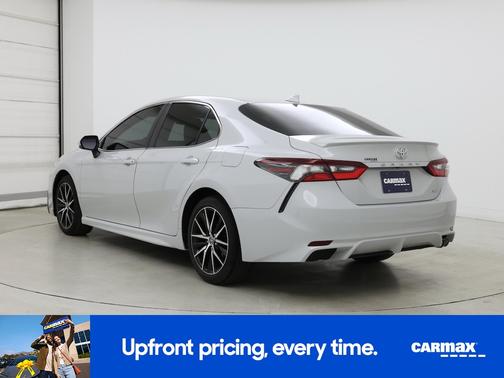 White 2023 Toyota Camry SE