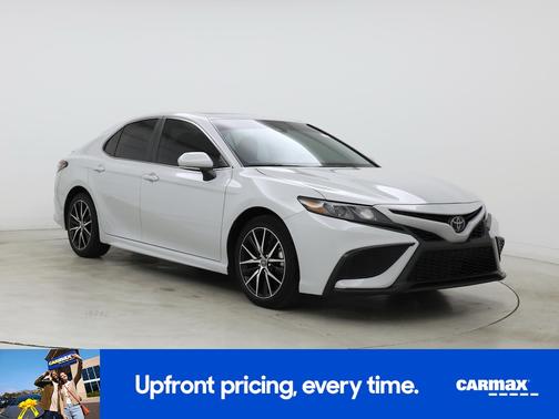 White 2023 Toyota Camry SE