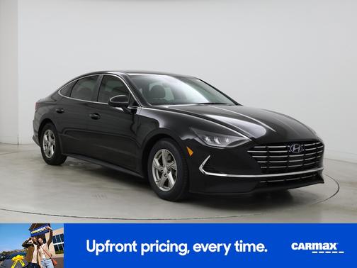 Black 2022 Hyundai SONATA SE