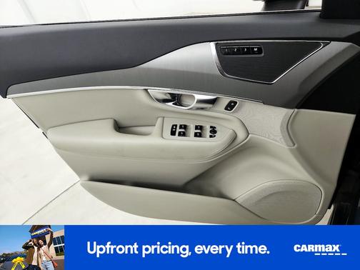 2021 Volvo XC90 T5 Momentum