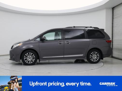 2020 Toyota Sienna XLE