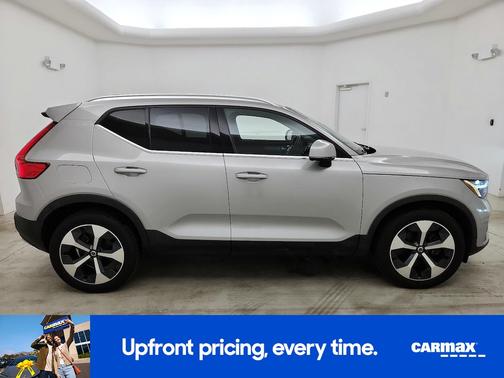 Gray 2023 Volvo XC40 B4 Plus Bright Theme