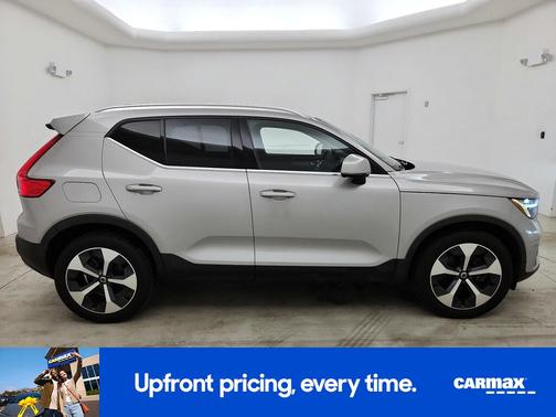 Gray 2023 Volvo XC40 B4 Plus Bright Theme