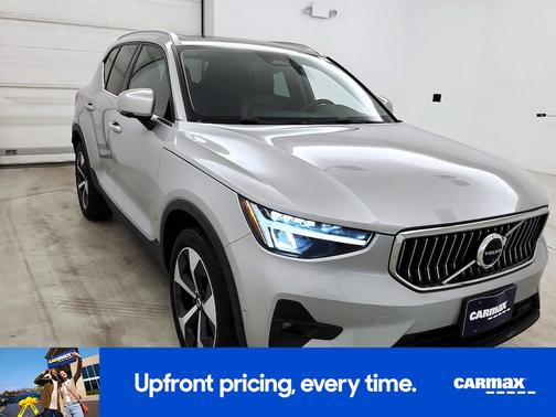 Gray 2023 Volvo XC40 B4 Plus Bright Theme