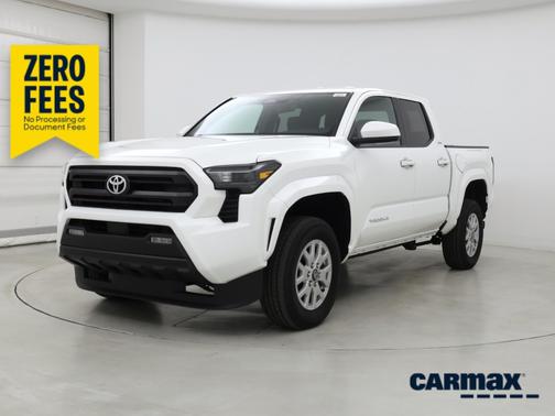 White 2025 Toyota Tacoma SR5