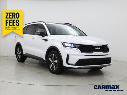 White 2022 Kia Sorento S