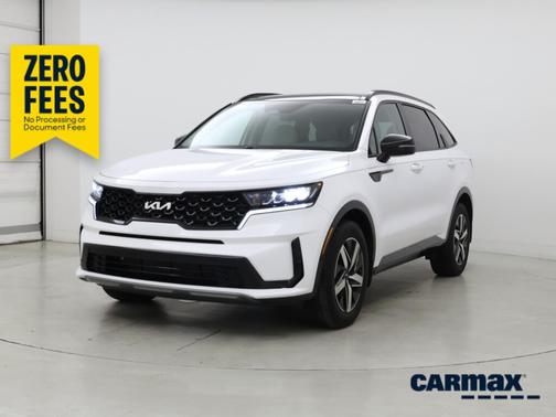 White 2022 Kia Sorento S