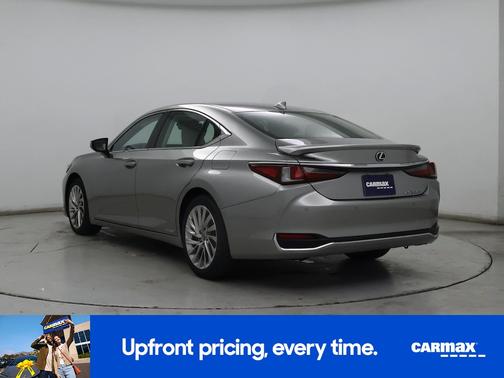 2019 Lexus ES 300h Ultra Luxury