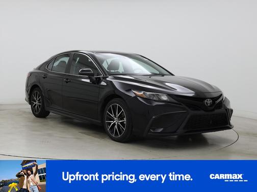 Black 2024 Toyota Camry SE