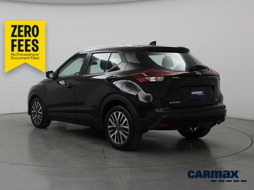 Black 2023 Nissan Kicks SV