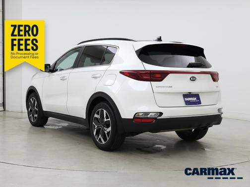 White 2022 Kia Sportage EX
