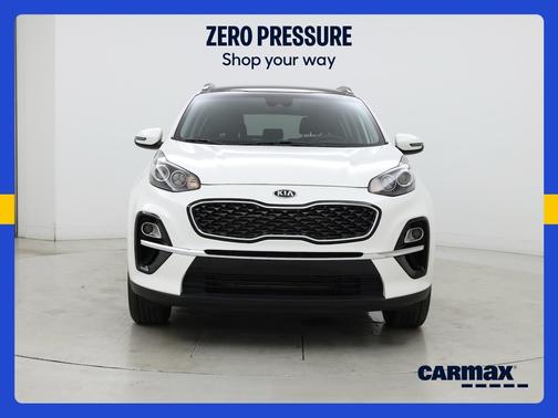 White 2022 Kia Sportage EX