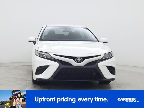White 2020 Toyota Camry SE