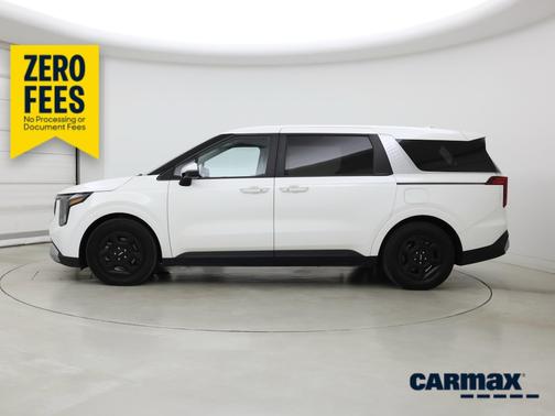 White 2025 Kia Carnival LXS