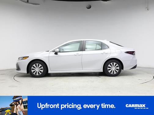 2022 Toyota Camry Hybrid LE