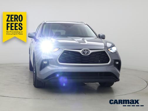 Blue 2022 Toyota Highlander XLE