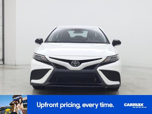 White 2023 Toyota Camry SE