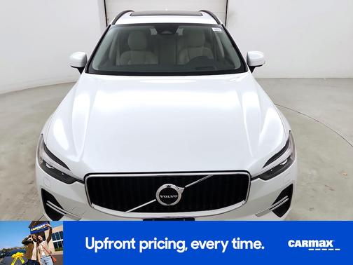 White 2022 Volvo XC60 B5 Momentum