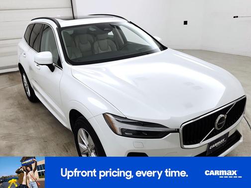 2022 Volvo XC60 B5 Momentum