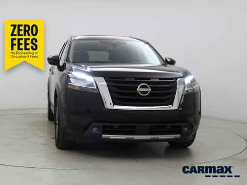 Black 2022 Nissan Pathfinder SL