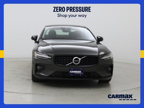 Gray 2022 Volvo S60 B5 Inscription