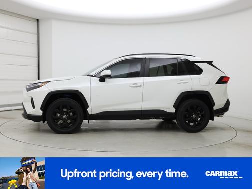 White 2022 Toyota RAV4 Hybrid SE