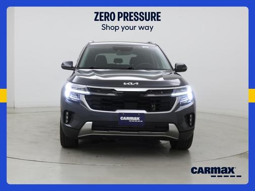 Gray 2024 Kia Seltos SX