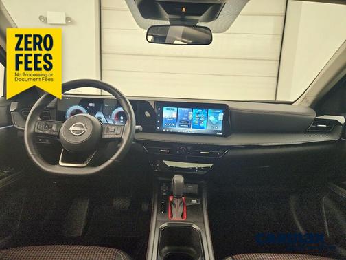 Gold 2026 Nissan Kicks SR