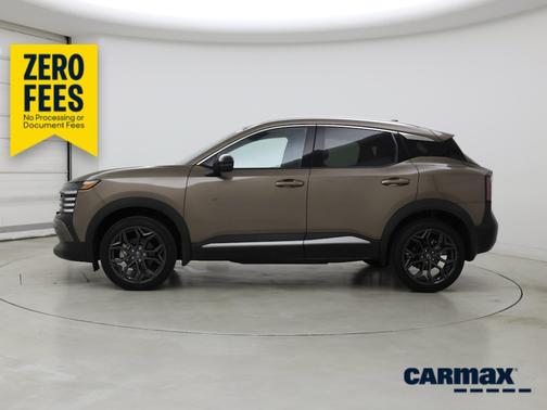 Gold 2026 Nissan Kicks SR