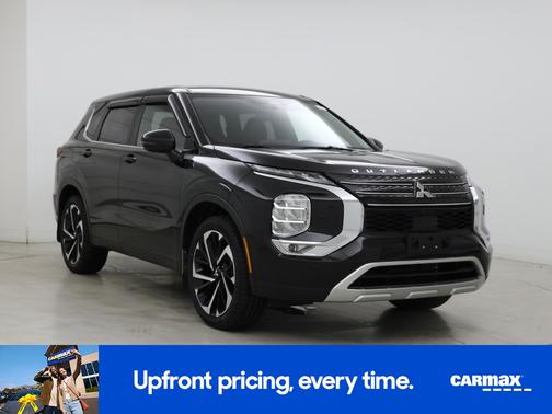 Black 2024 Mitsubishi Outlander SE