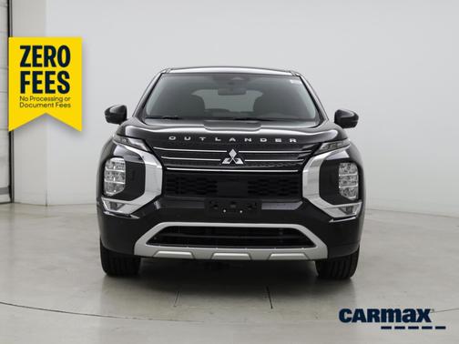 Black 2024 Mitsubishi Outlander SE