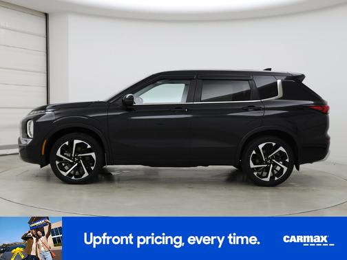 Black 2024 Mitsubishi Outlander SE