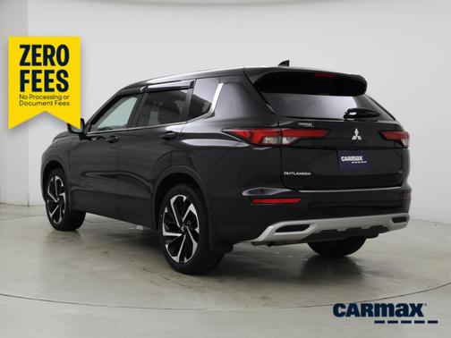 Black 2024 Mitsubishi Outlander SE