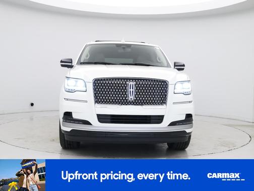 White 2022 Lincoln Navigator Reserve