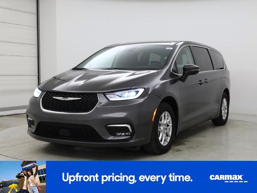 Gray 2023 Chrysler Pacifica Touring L