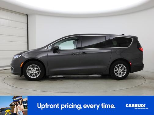 Gray 2023 Chrysler Pacifica Touring L