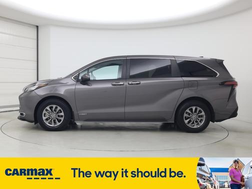 2021 Toyota Sienna XLE
