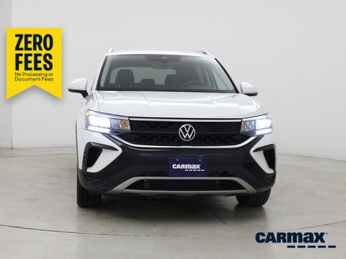 White 2022 Volkswagen Taos SE